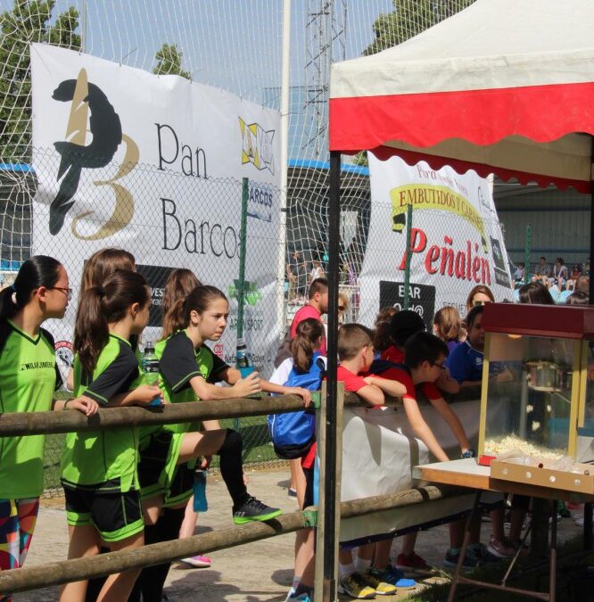 Pan Barcos patrocina la XXI Fiesta de Balonmano en la calle