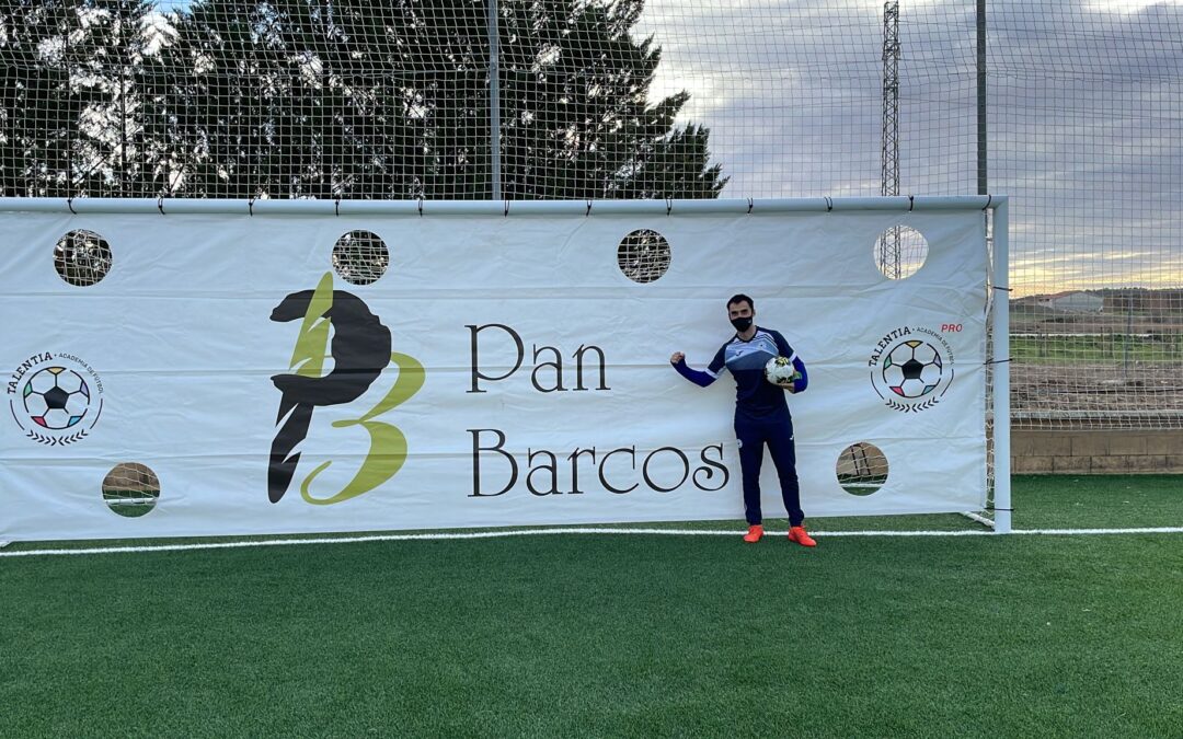 Talentia renueva la equipacion de futbol con la colaboración de PAN BARCOS.